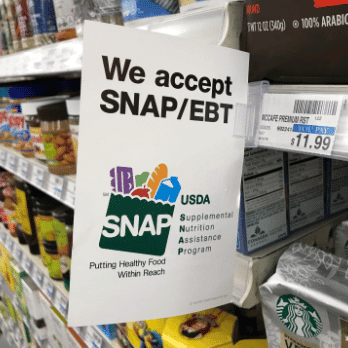 Uma placa no supermercado do programa SNAP/EBT